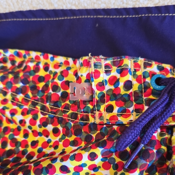 DC Colorful Polka Dot Patterned Apparel - Picture 7 of 9